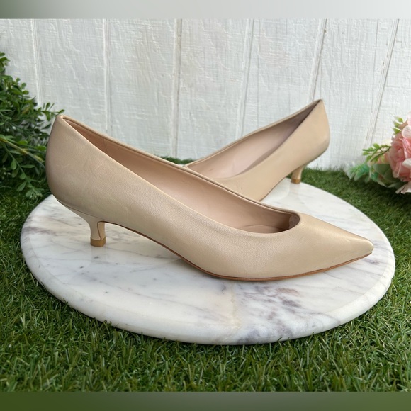 STUART WEITZMAN Nude women pumps kitten heel size 6.5 (store display) like new - Picture 3 of 16